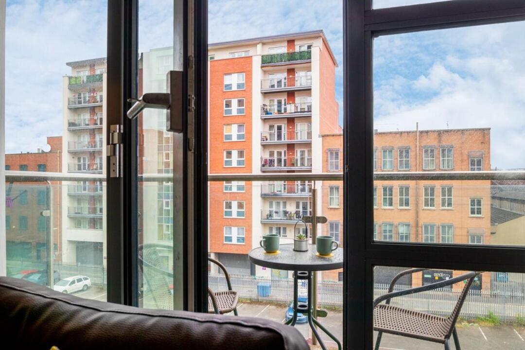 Apartment Spacious 2 Bed In Center - Free Secureparking